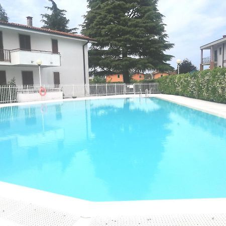 Appartamento A Peschiera Del Garda Con Piscina Экстерьер фото